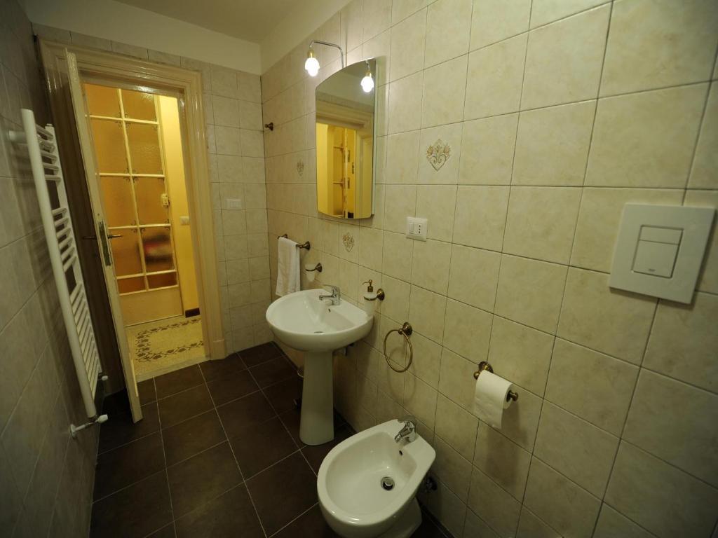 Barone Bed And Breakfast Salerno Habitación foto